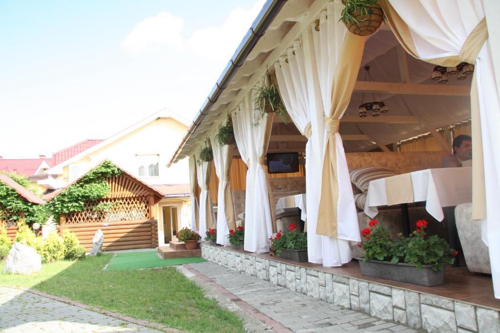 Europe Hotel Uzhhorod Exterior photo
