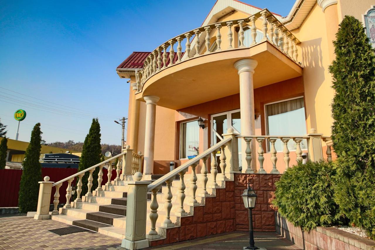 Europe Hotel Uzhhorod Exterior photo